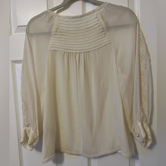 Alice + Olivia blouse. - Picture 3 of 7